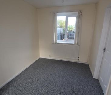 2 bedroom semi-detached house to rent - Photo 3