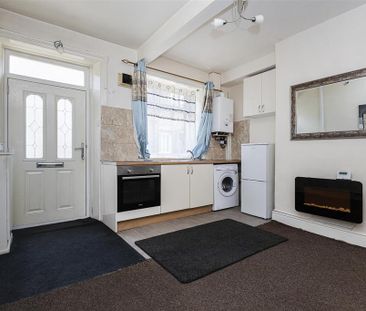 1 bedroom semi-detached house to rent - Photo 5