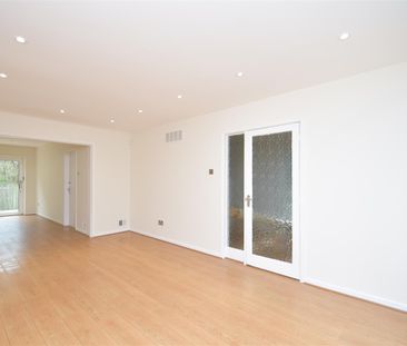 4 bedroom house - detached - Photo 2
