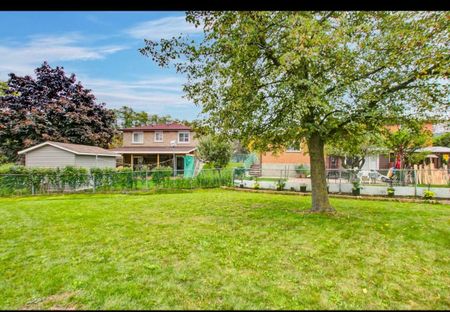 For Lease - 4 Stanbridge Court Unit# Main, Toronto, Ontario - Photo 2