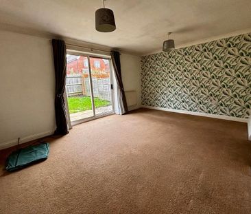 2 bedroom bungalow to rent - Photo 2