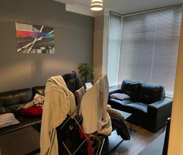 5 bedroom private hall to rent - Photo 1