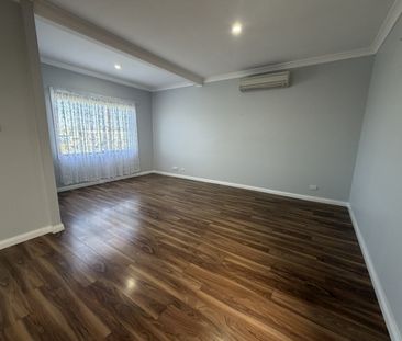 Spacious Family Home + Separate Studio Bedroom - Photo 1