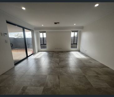 Family Home - Photo 2