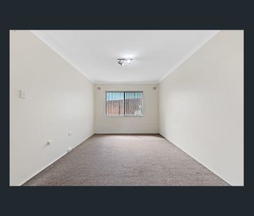 Ideal Location - Minutes to Universities, City, RPA - Photo 3