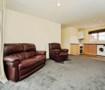 2 bedroom flat to rent - Photo 3