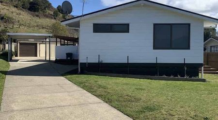 SUNNY FAMILY HOME - Photo 2