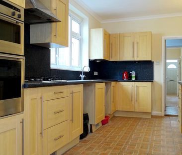 3 bedroom terraced house to rent - Photo 5