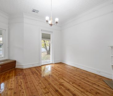 Open the Door to Timeless Elegance - Photo 2