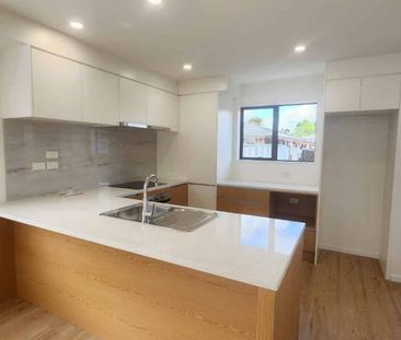 Three Bedroom Townhouse - Photo 2