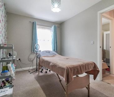 3 bedroom semi-detached house to rent - Photo 4