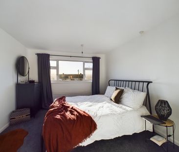 3 bedroom end of terrace house to rent - Photo 4