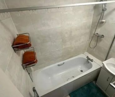 Room in a Shared House, London, E2 - Photo 2