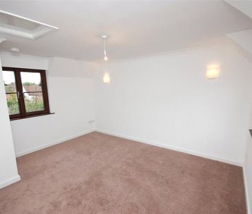 2 bedroom end of terrace house to rent - Photo 3
