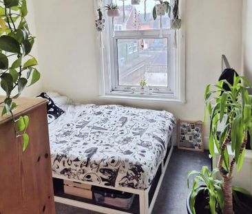 3 bedroom terraced house to rent - Photo 4