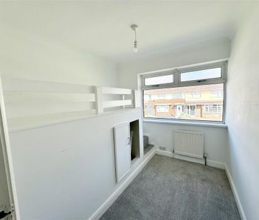 3 bedroom terraced house to rent - Photo 6