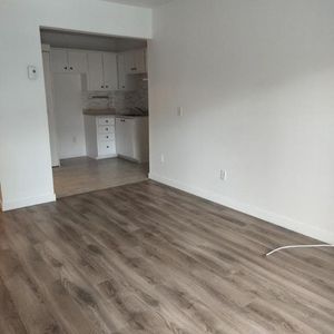 1 MOIS GRATUIT | 3 1/2 avec Balcon + Stationnement - Photo 2