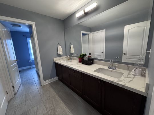 For Lease - 15 Prunella Crescent, East Gwillimbury, Ontario - Photo 1