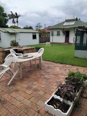 4-bedroom shared house, Fairy Ave - Photo 1