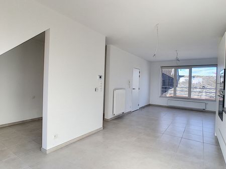 Jong 1 -slaapkamer appartement met groot terras! - Photo 3