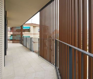 3 room luxury Flat for rent in L'Hospitalet de Llobregat, Catalonia - Photo 1