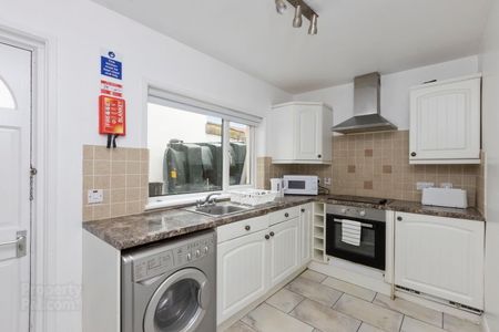 43 Candahar Street, (Refurbished serviced room), BT73AR, Belfast - Photo 4