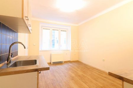 Pronájem bytu 2+kk 40 m², Koulova , Praha - Photo 3