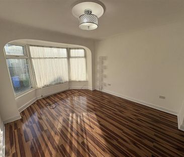 3 bedroom semi-detached house to rent - Photo 3