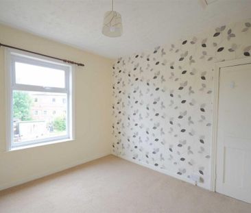 3 bedroom end of terrace house to rent - Photo 5