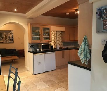 Room in a Shared House, Nags Head Hill, BS5 - Photo 4