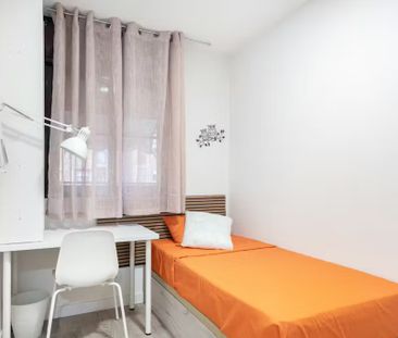 Calle Matilde Hernández, Madrid, Community of Madrid 28019 - Photo 5