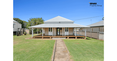 Charming 4 Bedroom Home - Photo 4