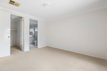 Spacious Family Home - Photo 4