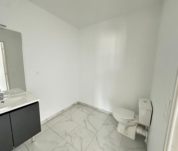 Location Appartement 2 pièces 38m² ARLES 13200 - Photo 3