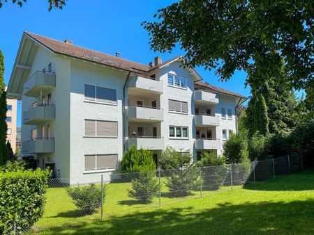 Bereits bezugsfrei – frisch renovierte 3-Zi-Wohnung mit zwei Balkonen in ruhiger Wohnlage Rosenheims! - Photo 4