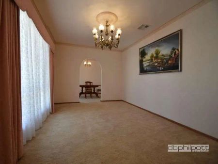 25 Blyth Avenue, Parafield Gardens SA 5107 - Photo 2