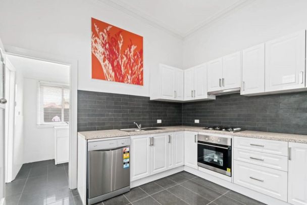 Fabulous two bedroom Victorian home - Photo 1