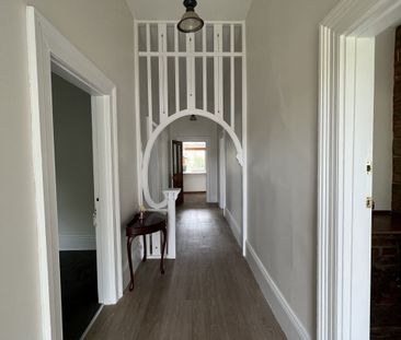 Looking for a large character Invermay home? Live here... - Photo 1