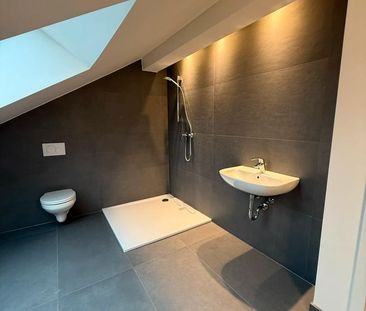 Mietwohnung DG | Ersteinzug nach Kernsanierung | 3 Familien Haus - Photo 1