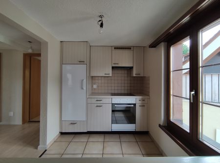 Frisch teilsanierte 2-Zimmerwohnung mit Balkon im 1. OG in Feuerthalen - Foto 3