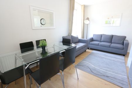 Alton House – Room 4 - Photo 3