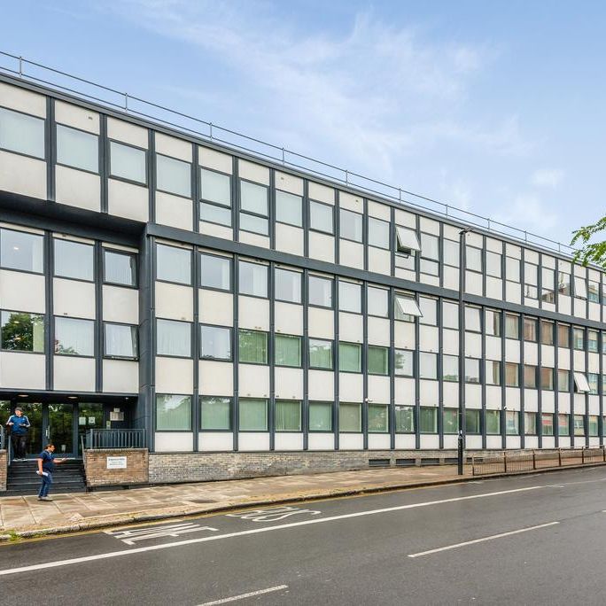 Studio to rent - Photo 2