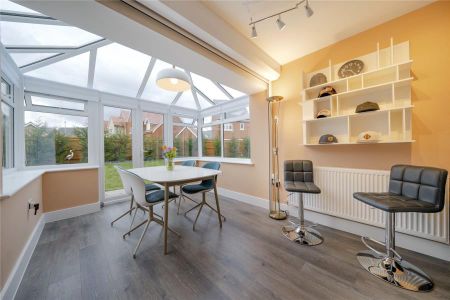 4 bedroom detached house to rent - Photo 5