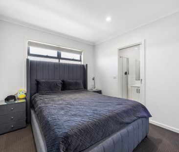 Contemporary Townhouse in a Peaceful Enclave - Photo 4