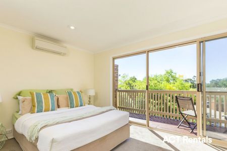 1/2 Earle Place, Page ACT 2614 - Townhouse For Rent | Domain - Photo 5