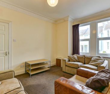 6 bedroom house to rent - Photo 1