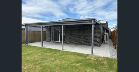 Modern family Home in 'Affinity Estate' Morayfield - Photo 3