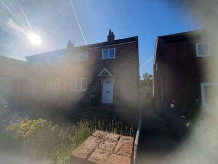 Queens Way, Atherstone - Photo 2