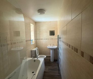 Room in a Shared House, Burgess Road, SO16 - Photo 6