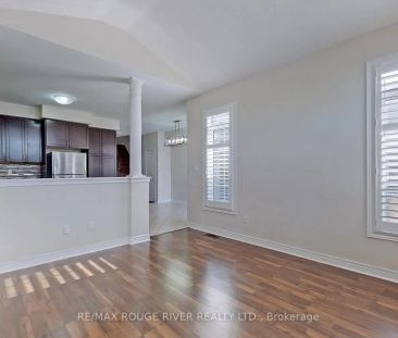 1022 BYRON STREET N - Photo 3